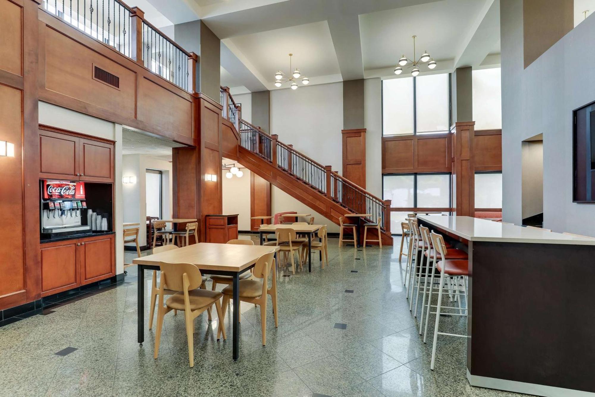 Drury Inn & Suites Birmingham Lakeshore Drive Zewnętrze zdjęcie
