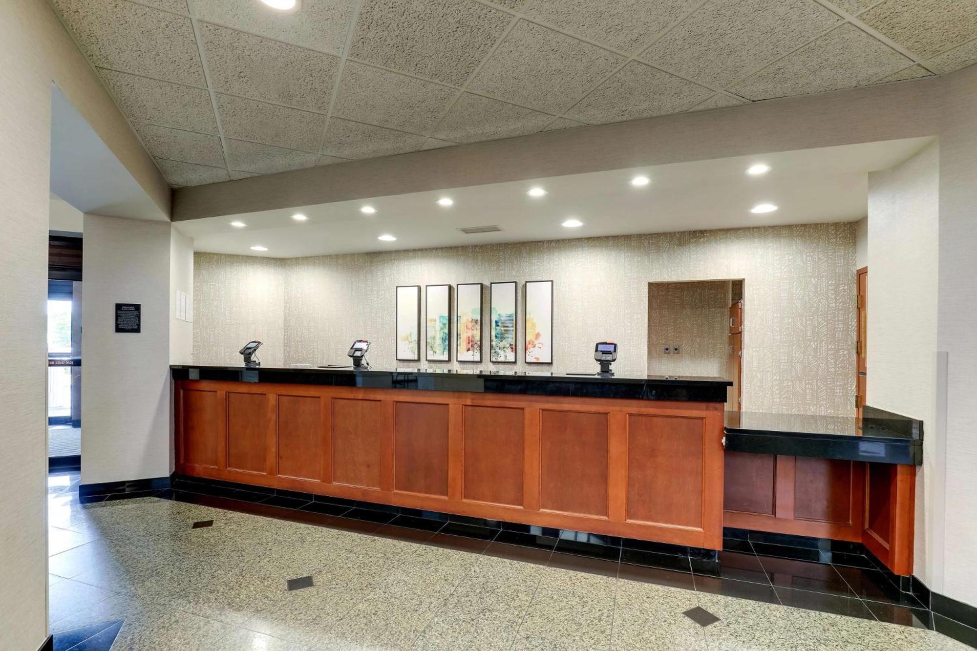 Drury Inn & Suites Birmingham Lakeshore Drive Zewnętrze zdjęcie