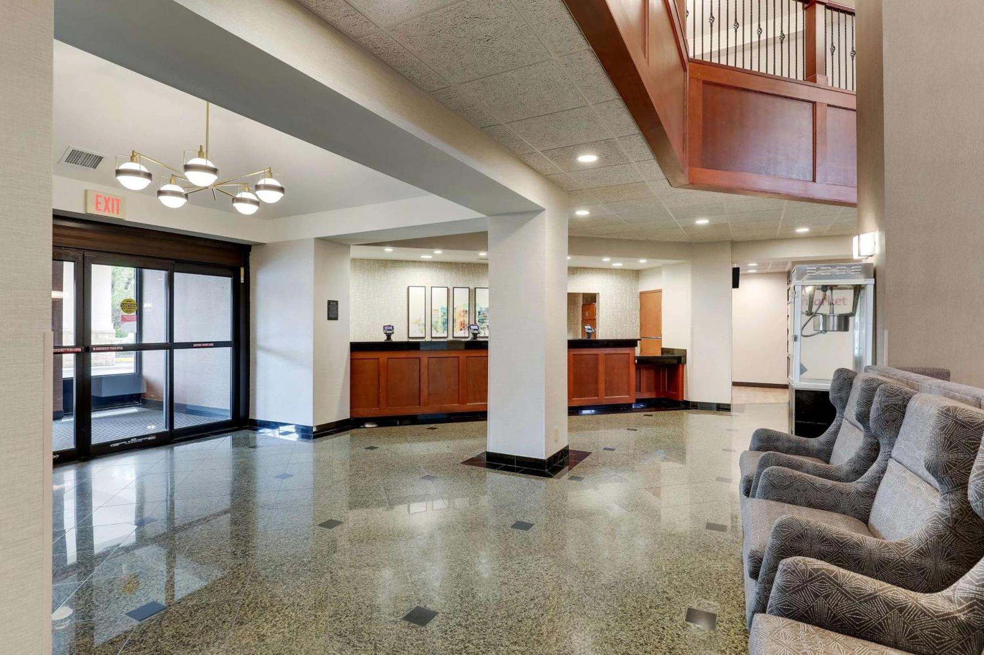 Drury Inn & Suites Birmingham Lakeshore Drive Zewnętrze zdjęcie