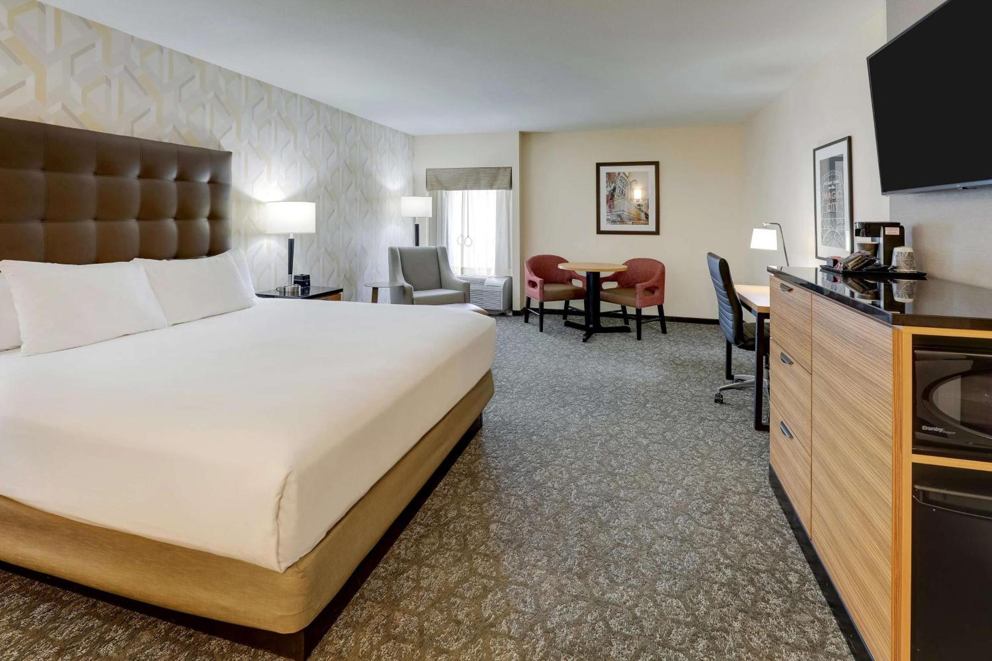 Drury Inn & Suites Birmingham Lakeshore Drive Zewnętrze zdjęcie